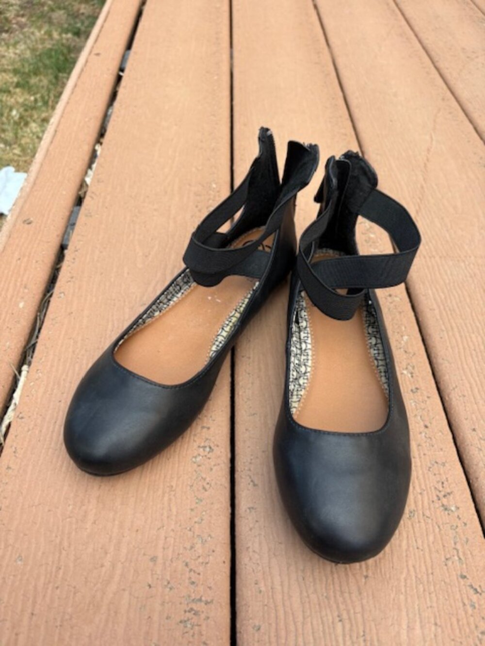 Daisy Fuentes Black ballet flats ankle tie never worn women’s size 6 US
